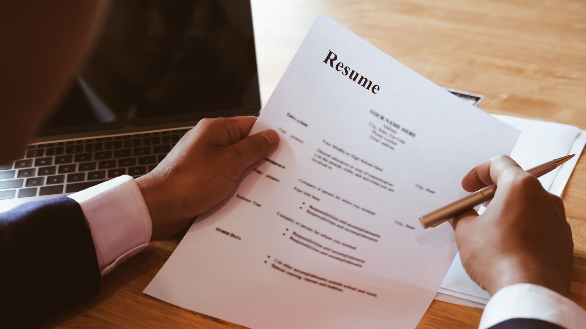 como hacer un curriculum vitae gratis online